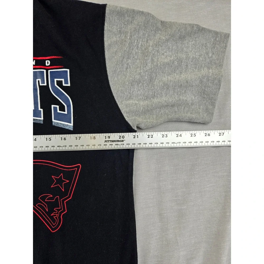 NFL New England Patriots Mens Large T-Shirt Black Gray Colorblock Flying Elvis
